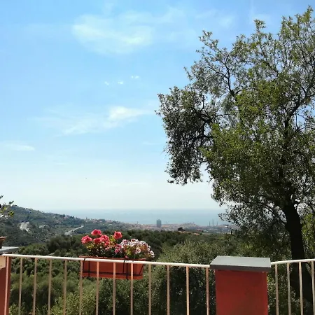 Casa In Villetta Indipendente Con Parcheggio Costa d'Oneglia